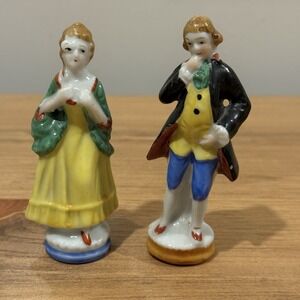 Pair‎ Vintage Occupied Japan Porcelain Victorian Man Woman Figurines 1945-1952